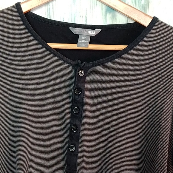 H&M Henley Gray and Black Large - Picture 4 of 6